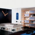 Детская мебель в комнату мальчика-спортсмена: кровать, книжный стеллаж